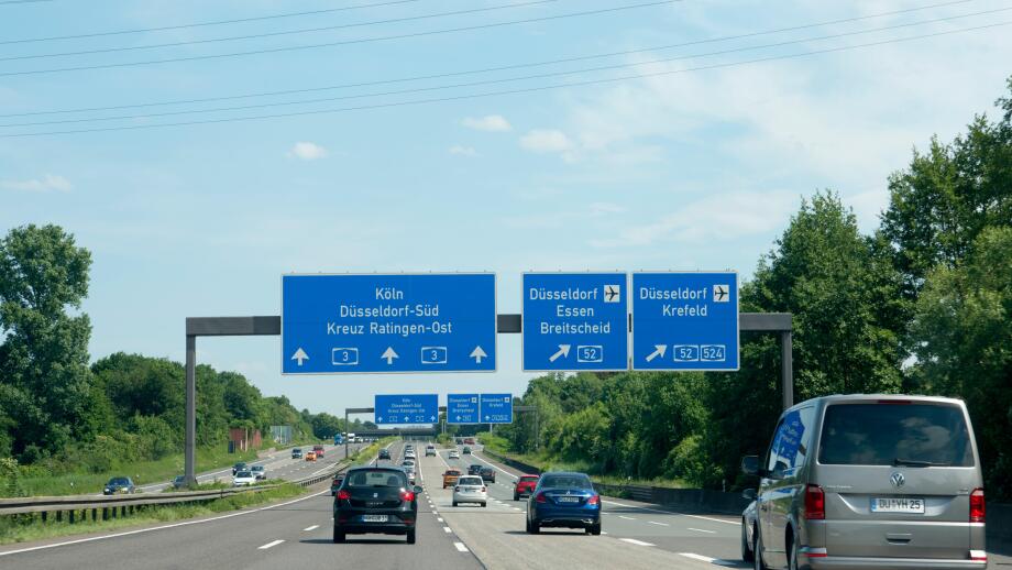 Deutschland, Nordrhein-Westfalen, Kreis Mettmann, A3 / A524, A52, Ratingen, Autobahndreieck Langenfeld