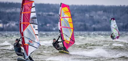 Windsurfers on the stormy Lake Starnberg [automated translation]