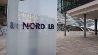 Verwaltungsgebaude der Norddeutschen Landesbank Nord/LB. AuBenansicht. Architekt: Behnisch, Behnisch & Partner. Burogebaude am Aegidientorplatz, Stahlbetonskelett mit Glasfassaden verkleidet. DEU, Deutschland, Niedersachsen, Hannover, 20.02.2025: