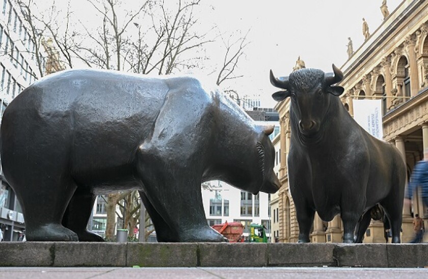 bull_bear_frankfurt_PA_575x375_PA_27March.jpg