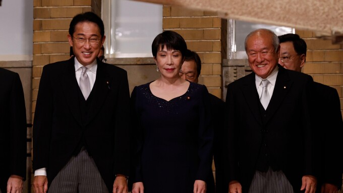 Tokyo, Japan. 10th Aug, 2022. Japan's Prime Minister Fumio Kishida (L), Minister in Charge of Economic Security Sanae Takaichi (C), Finance Minister Shunichi Suzuki and other ministers prepare for a photo session at Kishida's residence in Tokyo, Japan, Au