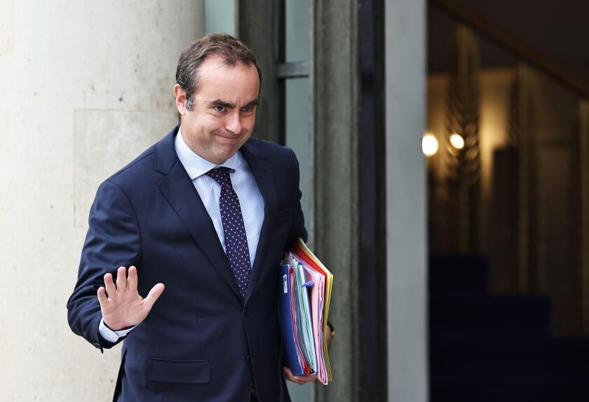 Paris, France. 4th Sep, 2025. This file photo taken on Sept. 4, 2025 shows Sebastien Lecornu arriving at the Elysee presidential palace in Paris, France. French President Emmanuel Macron on Monday morning accepted the resignation of Prime Minister Sebasti