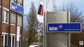 BDK / Bank Deutsches Kraftfahrzeuggewerbe /Spezialbank / Autobank / fuer Autos / Schriftzug / Logo