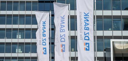 Hochhaus DZ Bank, Cityhaus I, Mainzer LandstraBe, Platz der Republik, Frankfurt am Main, Hessen, Deutschland *** DZ Bank high-rise building, Cityhaus I, Mainzer Landstrasse, Platz der Republik, Frankfurt am Main, Hesse, Germany