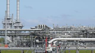 NETHERLANDS, Frisia, natural gas plant of NAM and Gasunie / NIEDERLANDE, Friesland, Forderung und Verarbeitung von Erdgas durch Firmen NAM und Gasunie