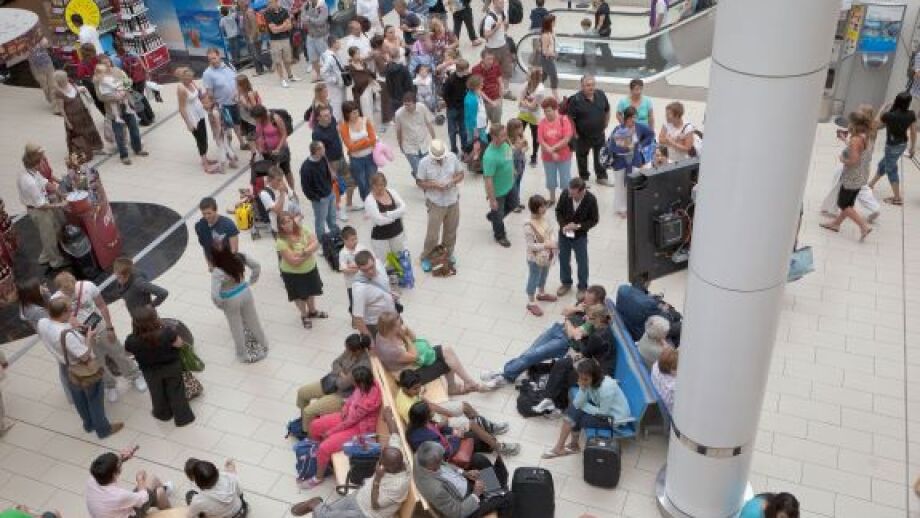 delays form alamy jun 12 25.jpg