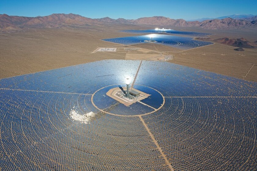 Concentrating solar power Mojave 2018 from Alamy 14Dec23 575x375