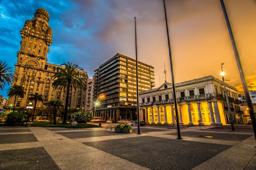 Plaza Independencia, Palacio Salvo, Palacio Esteves, sunset, Uruguay, Montevideo, LatAm, 575