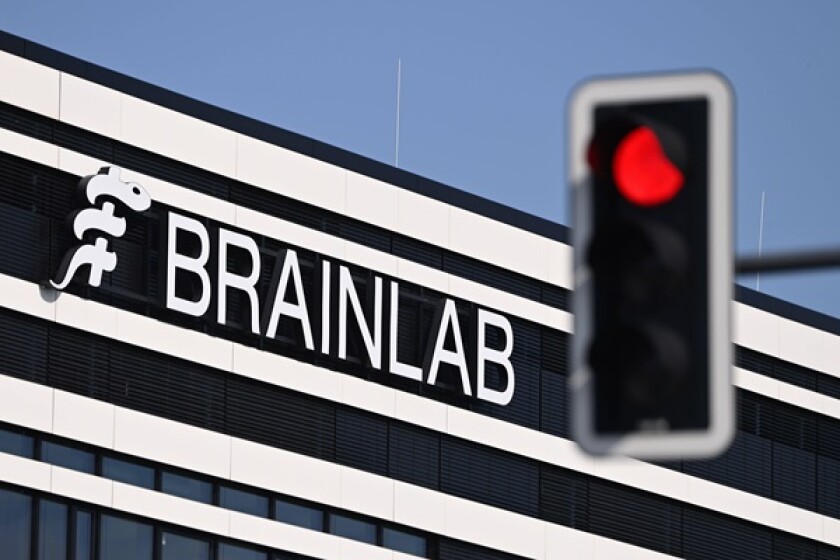 brainlabred-alamy-100725