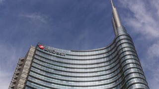 UniCredit_Adobe_575x375_3December2020