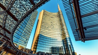 UniCredit_AdobeStock_575x375_17Dev20