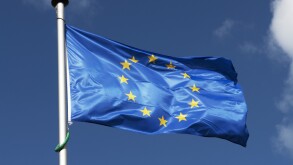 Flag Europe-flag flagpole heavens clouds 04/2006