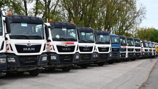MAN Nutzfahrzeuge, gebrauchte M.A.N. LKW bei einem Nutzfahrzeughandler in Bayern. Im Jahr 2024 setzten die Marken der Traton Group, MAN, Scania, Volkswagen Truck and Bus, International Motors und Neoplan insgesamt rund 334000 Fahrzeuge ab. Das Angebot umf