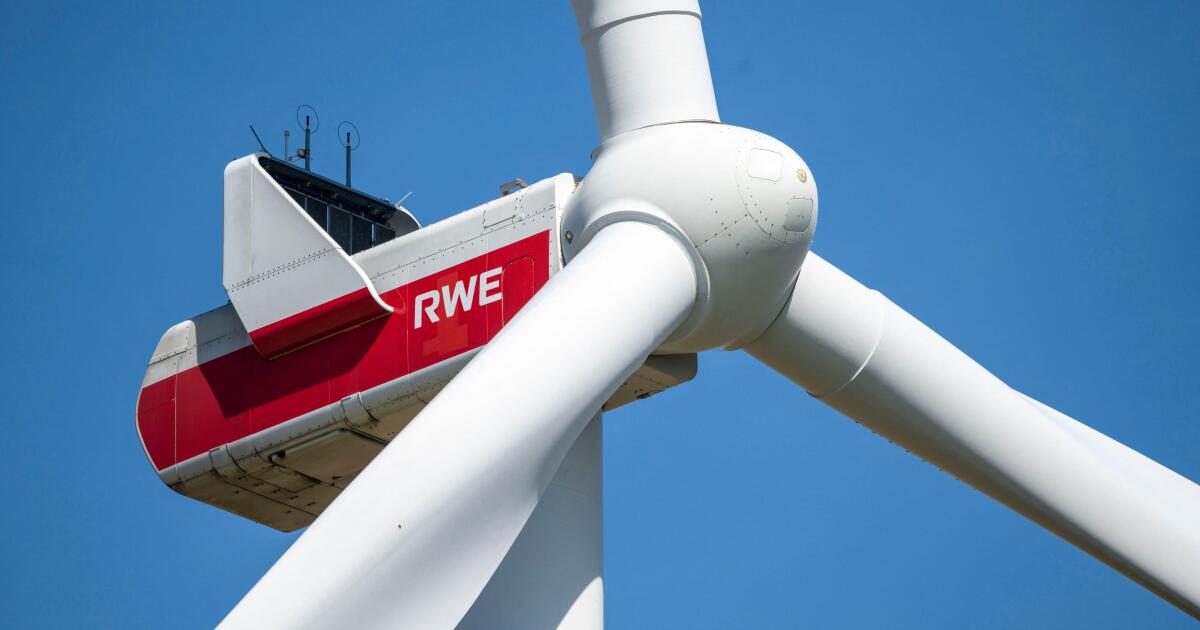 RWE builds sticky book for green dual trancher