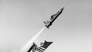 1973 Evel Knievel attempts to jump the Snake River Canyon near Twin Falls Idaho