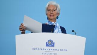 24 July 2025, Hesse, Frankfurt/Main: Christine Lagarde, President of the European Central Bank (ECB) arrives for a press conference at the ECB headquarters. At their regular meeting, Europe's top monetary authorities left interest rates in the eurozone un