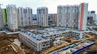 Khimki, Russia. 10th Apr, 2018. MOSCOW REGION, RUSSIA - APRIL 10, 2018: An aerial view of the construction site of the Levoberezhny, 71 residential complex of the PIK Group real estate developer in the town of Khimki. Valery Sharifulin/TASS Credit: ITAR-T