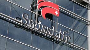 The logo of 'Swiss Life' life insurance company seen at the company's Germany headquarters in Munich, Germany, 6 August 2008. Swiss Life is Switzerland's largest life insurance company. Photo: Andreas Gebert