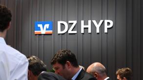 Die EXPO REAL ist die grosste internationale Fachmesse fur Immobilien und Investitionen in Europa. Sie wird seit 1998 jahrlich Anfang Oktober auf dem Gelande der Munchner Messe von der Messe Munchen GmbH veranstaltet. Foto: Messestand DZ Hyp AG, Immobilie