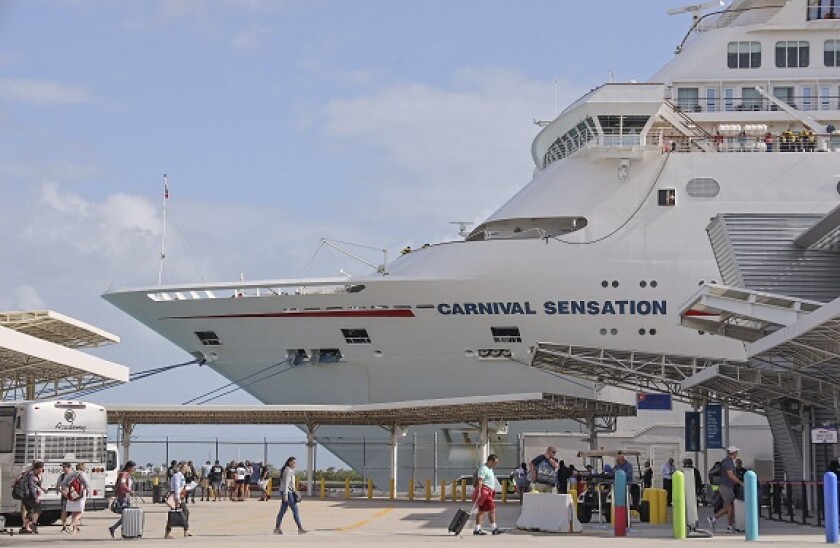 Carnival_Cruises_2_PA_575_375