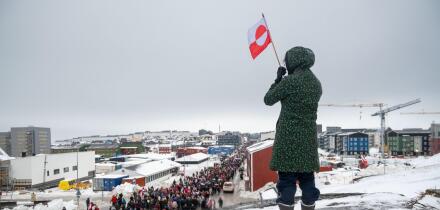 © PHOTOPQR/OUEST FRANCE/DAVID ADEMAS/OUEST-FRANCE ; NUUK ; 17/01/2026 ; Des Groenlandais se mobilisent ce samedi 17 janvier 2026 dans les rues de Nuuk la capitale du Groenland . Ils protestent contre les ambitions territoriales de Donald Trump . D'autres 