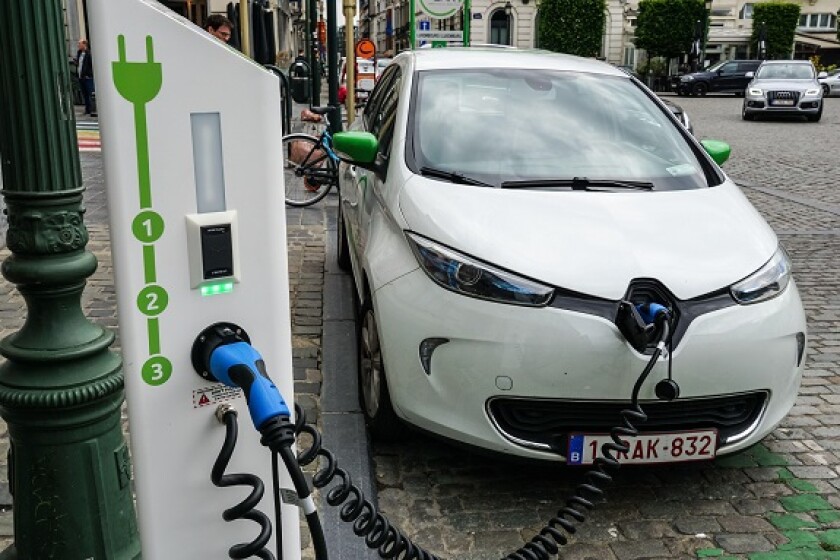 Electric car Renault charging Belgium from Alamy 16Dec21 575x375