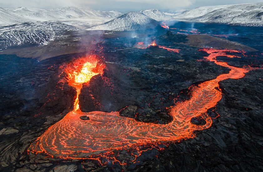iceland-magma-as428553347.jpg