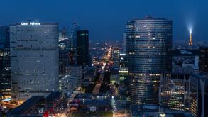 La Defense (Pariser Geschaftsviertel). // La Defense (Paris business district).