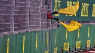 Circuit atmosphere - waved yellow flags.
01.10.2022. Formula 1 World Championship, Rd 17, Singapore Grand Prix, Marina Bay Street Circuit, Singapore, Qualifying Day.
Photo credit should read: XPB/Press Association Images.
