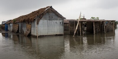 Bangladesh flood climate from Alamy 10Nov21 575x375