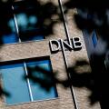 Oslo 20240910. The logo of the Norwegian Bank DNB outside head offices in Bjorvika. Today it became known that DNB will cut staff, and the bank announces that 500 positions will be cut.
Photo: Fredrik Varfjell / NTB
