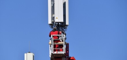 Cell tower_575_375_PA