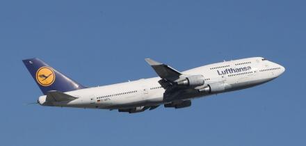 D-ABTL Lufthansa Boeing 747-430, am Flughafen Frankfurt Main, Rhein-Main-Flughafen FRA / EDDF DEU, Deutschland, Hessen, Frankfurt am Main, 07.04.2026 *** D ABTL Lufthansa Boeing 747 430, at Frankfurt Main Airport, Rhein Main Airport FRA EDDF DEU, Germany,