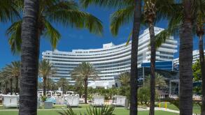 PALM TREES FOUNTAINEBLEAU HILTON HOTEL MIAMI BEACH FLORIDA USA