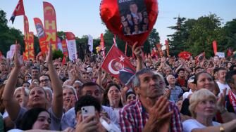Fatih, Istanbul, Turkey. 1st July, 2025. Supporters of Istanbul Mayor Ekrem Imamoglu gather during a protest against the arrest of Imamoglu outside the Metropolitan Municipality building in Istanbul onA JulyA 1,A 2025. (Credit Image: © Tolga Uluturk/ZUMA