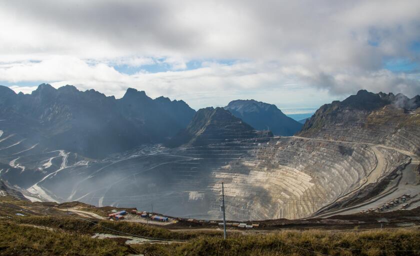 Grasberg mine Indonesia Freeport_alamy_8Apr22