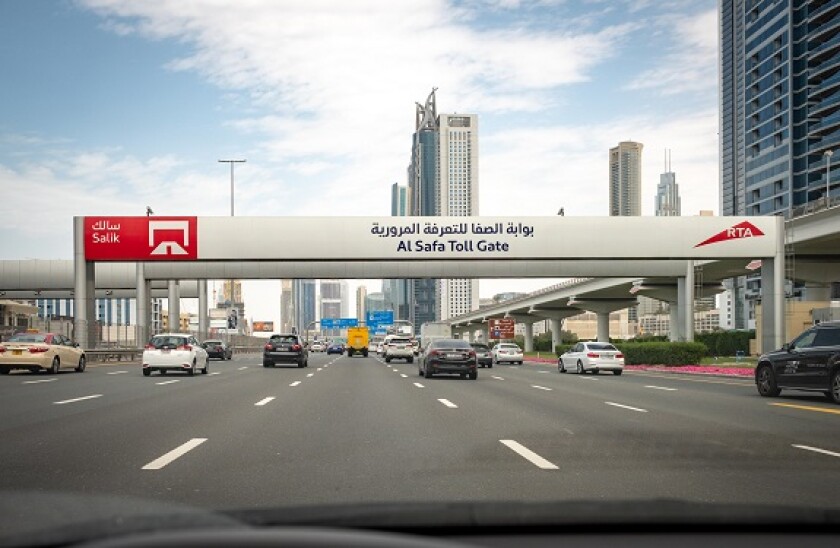 Crossing Al Safa Toll Gate, RTA Salik, Duabi, UAE