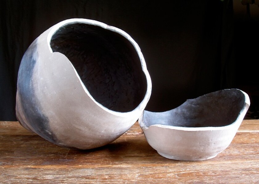 Broken pot from Alamy 31Mar22 575x375