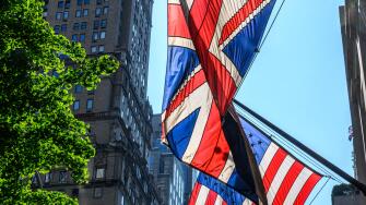 New York, USA,  2 June 2019. UK and USA flags on display in the streets of New York City.  Credit: Enrique Shore/Alamy Stock Photo