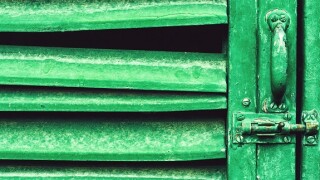 Green_door_Alamy_575x375_18May21