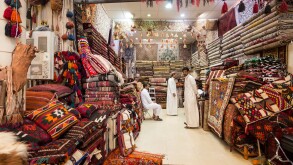 carpet sellesr, Souq al-Thumairi, Deira, Riyadh, Saudi Arabia