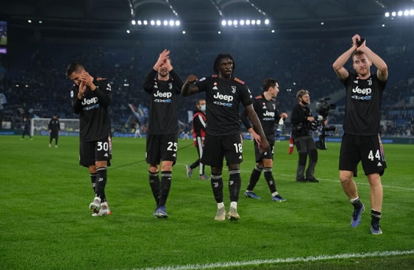 Juventus team celebrate victory match with his supporters during the Serie A football match between SS Lazio and Juventus at the Olimpico Stadium Rome, centre Italy, on November 20, 2021.