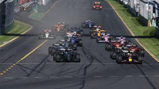 April 2, 2023, Rome, Australia: start of the race, depart, 01 VERSTAPPEN Max (nld), Red Bull Racing RB19, action 63 RUSSELL George (gbr), Mercedes AMG F1 Team W14, action during the Formula 1 Rolex Australian Grand Prix 2023, 3rd round of the 2023 Formula
