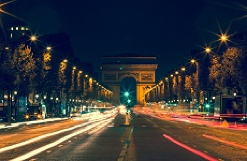 paris_night_alamy_230x150