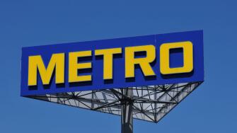 Metro, An der Ostbahn, Friedrichshain, Berlin, Deutschland