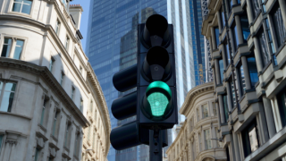Green traffic light Lndn from Alamy 29Jan24.png