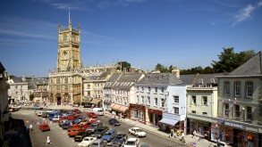 GB - GLOUCESTERSHIRE:  The historic Market Square in Cirencester