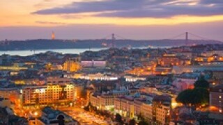 Lisbon at twilight Fotolia_133010508_Subscription_XXL 230x150
