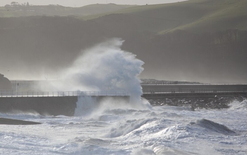 Gale force wind storm from Alamy 17Jun22 575x375