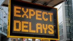Electronic matrix sign advising of traffic delays, London, UK